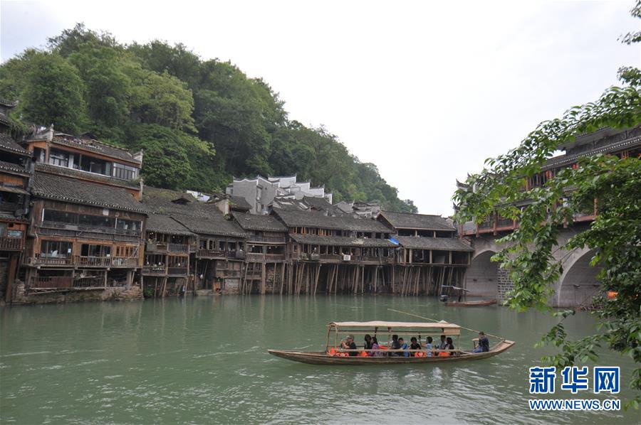 ���������1���P�˹ųǌ��ڡ���һ�����g���L���c�_�ŕr�g