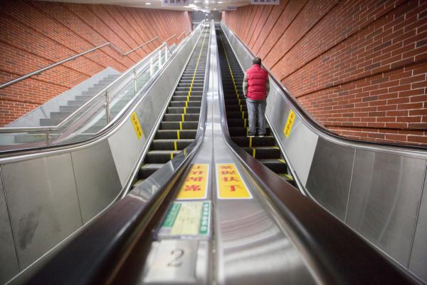 2015�꣬ȫ�����l������¹�58������46�ˡ� �삥�x �����Y��