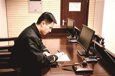 �����S�M��������Ҳ��Ҫ�֓��ǸеĬF����������������y�Խ�Q����ĺ��֮�n�����ٌ����I�����غ͌������g�����������ܵ����ؿ������@��ԭ���ʡ�߼�����Ժ���������o���е�һ�΃�����2��24���������k�������һ���o���m����2001����2016����������15�������н�H4000��Ԫ�������x���oȥ�����Ժ�ķ���һ�����±��ع�������l����Pע�;W��ӑՓ��